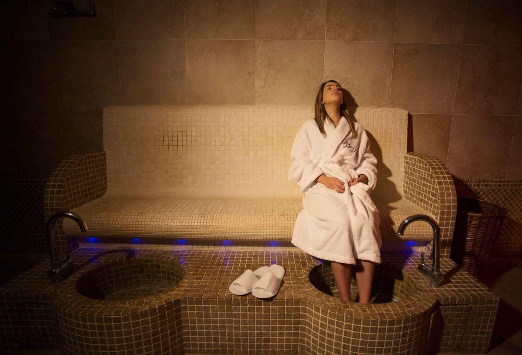 Carrickdale Hotel & Spa Dundalk Bagian luar foto