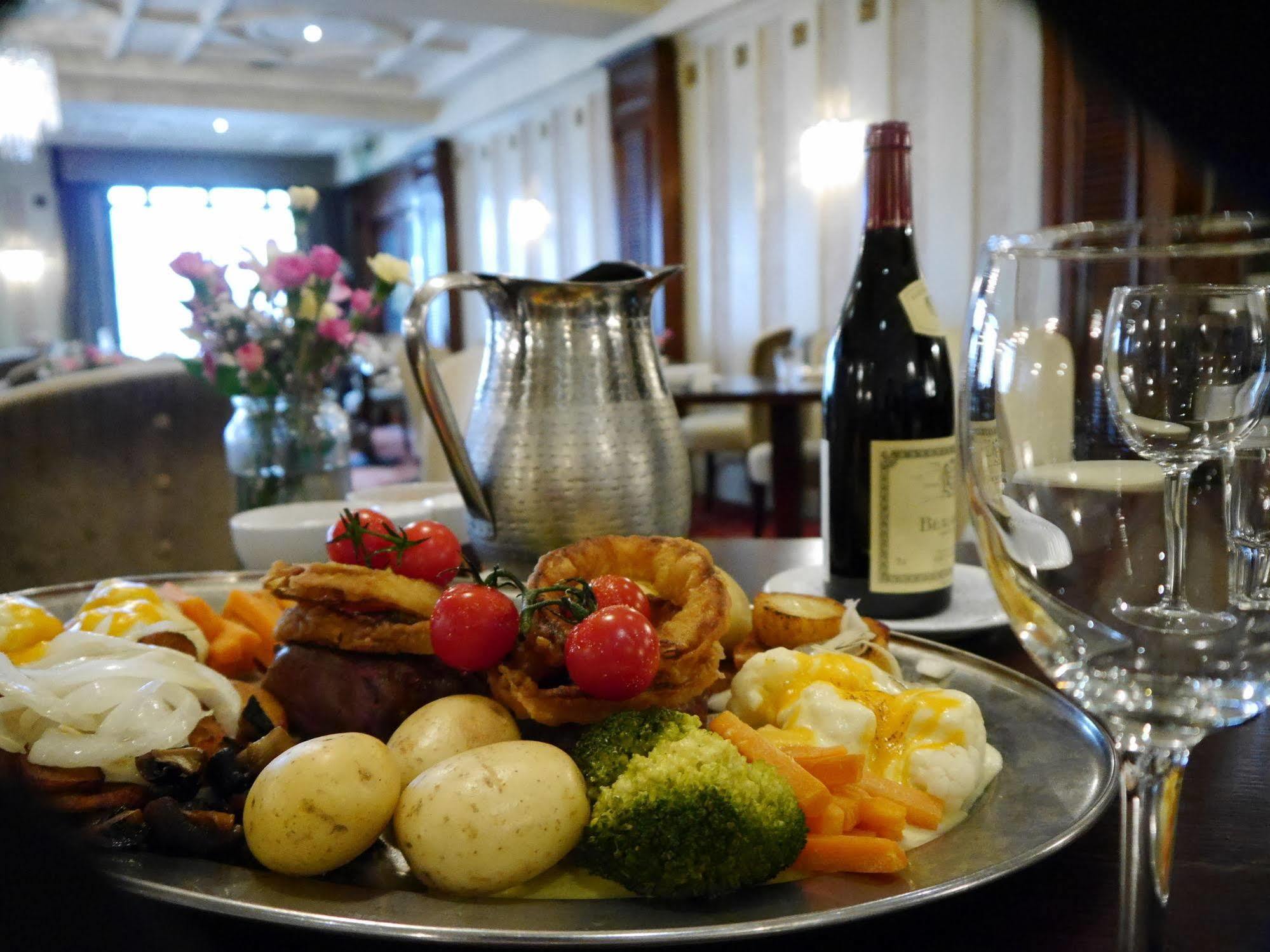 Carrickdale Hotel & Spa Dundalk Bagian luar foto